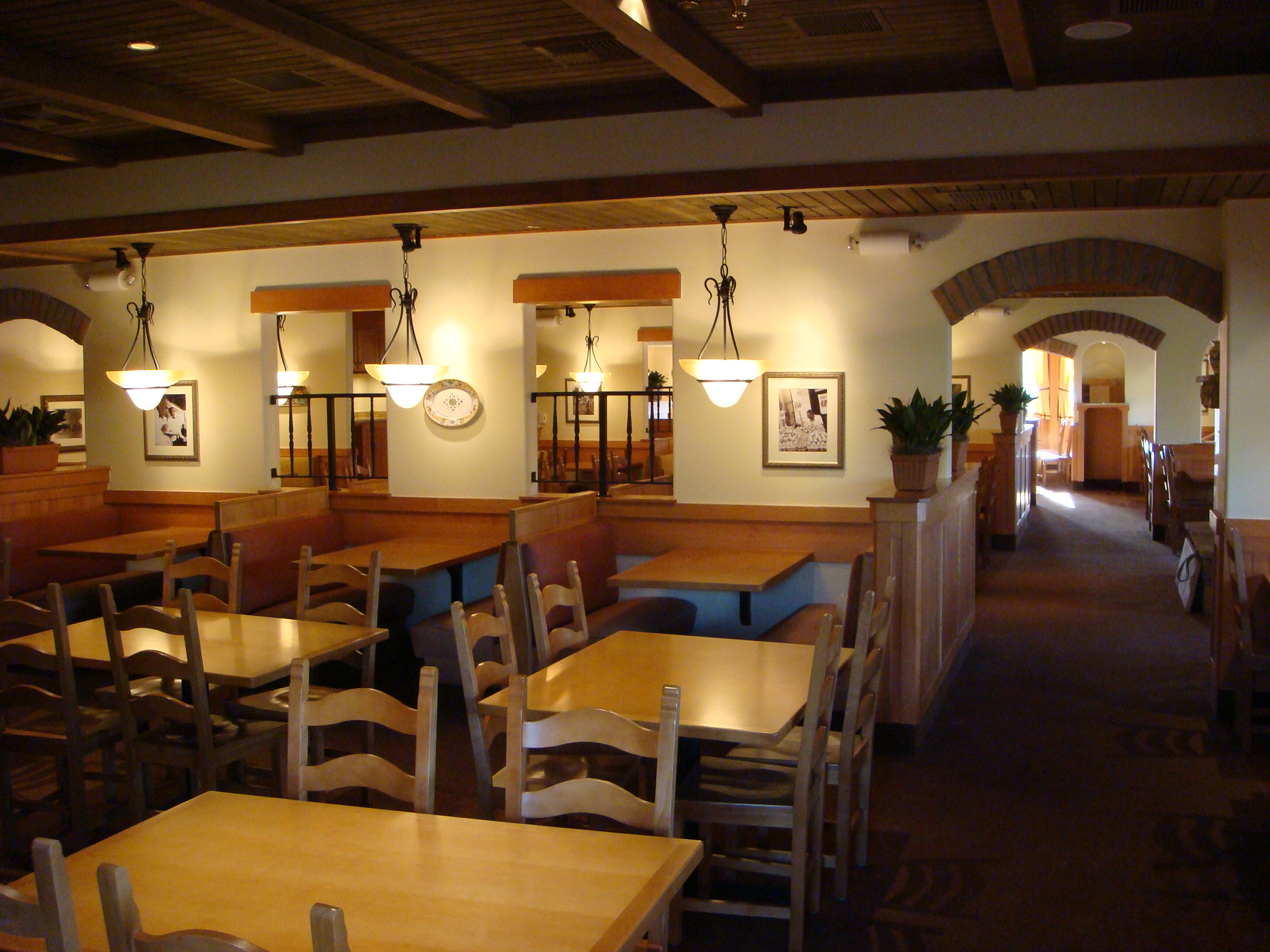 Olive Garden – Aurora 4