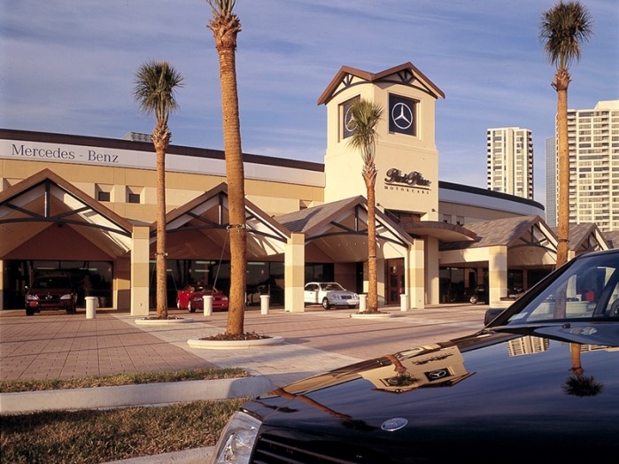 Park Place Mercedes Benz – SW Freeway